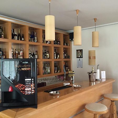 Iris Hotel Nea Kallikrateia Bagian luar foto