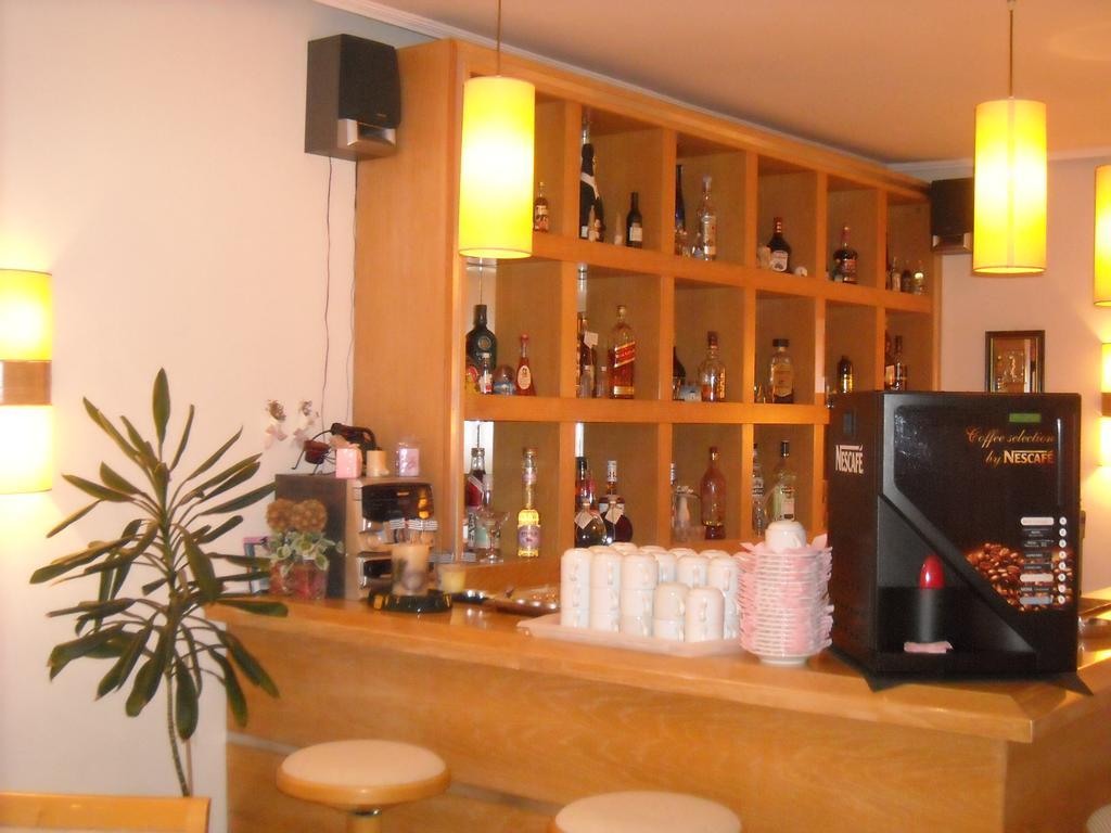 Iris Hotel Nea Kallikrateia Bagian luar foto