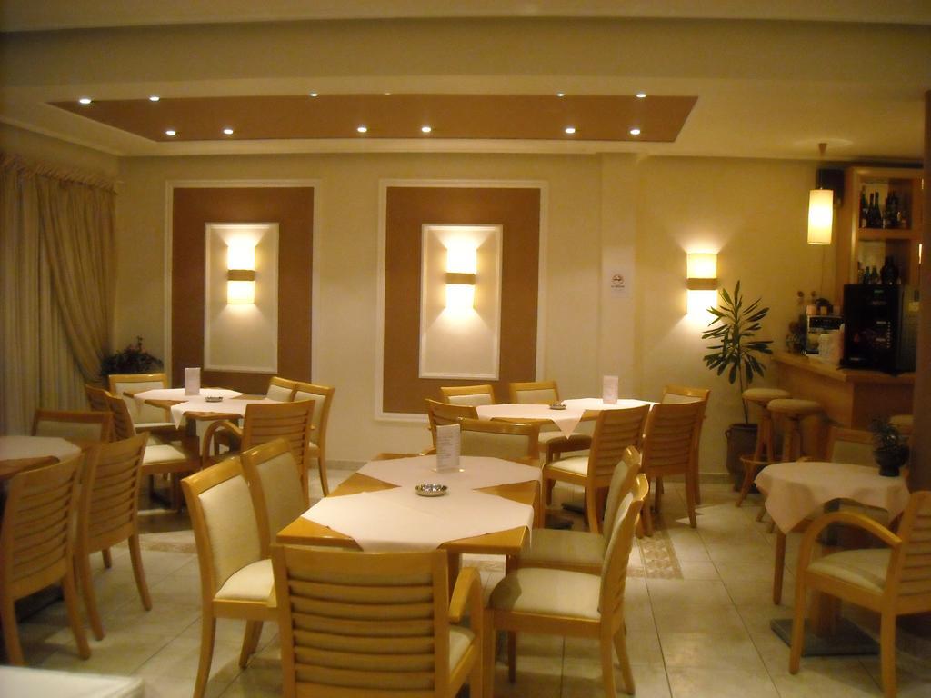Iris Hotel Nea Kallikrateia Bagian luar foto