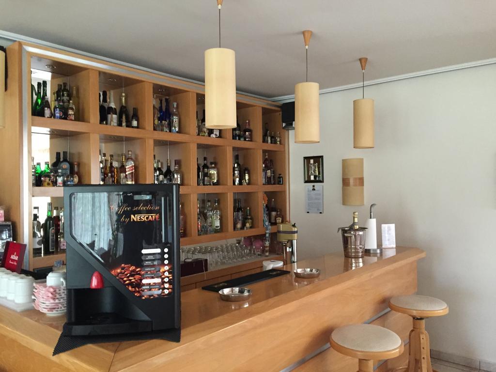 Iris Hotel Nea Kallikrateia Bagian luar foto
