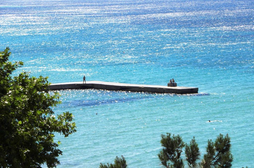 Iris Hotel Nea Kallikrateia Bagian luar foto