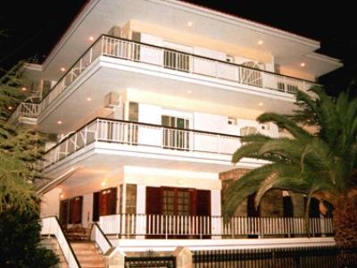 Iris Hotel Nea Kallikrateia Bagian luar foto